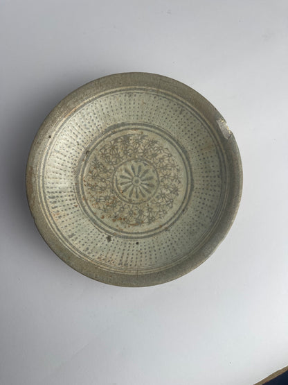 Buncheong Dish