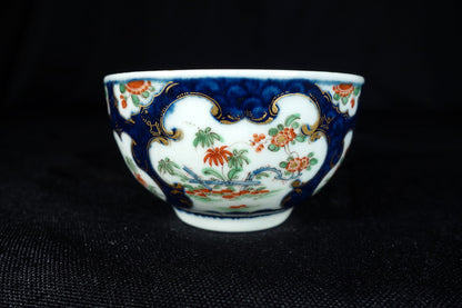 Worcester "Rich Kakiemon" tea bowl