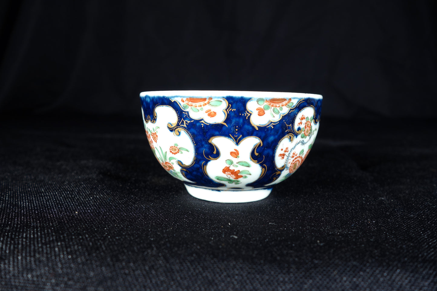 Worcester "Rich Kakiemon" tea bowl