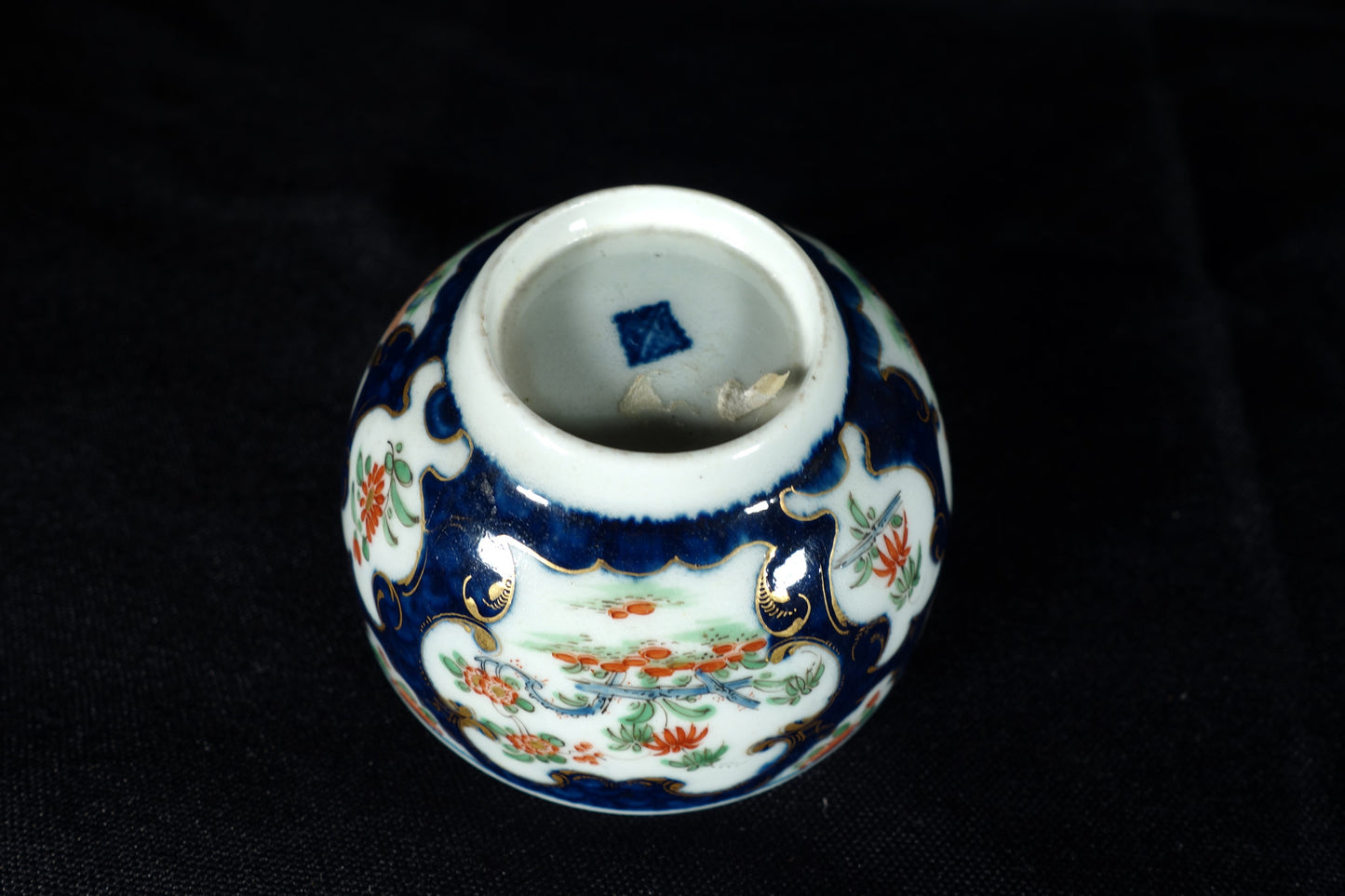 Worcester "Rich Kakiemon" tea bowl