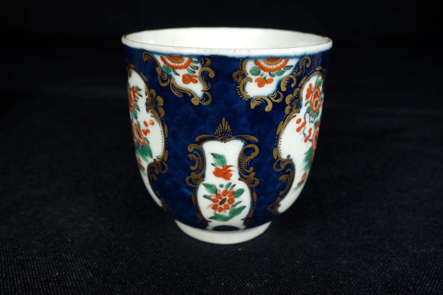 Worcester "Rich Kakiemon" cup and saucer