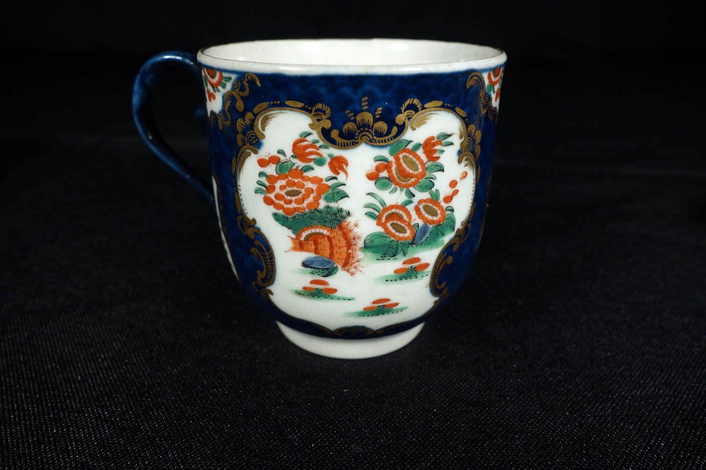 Worcester "Rich Kakiemon" cup and saucer