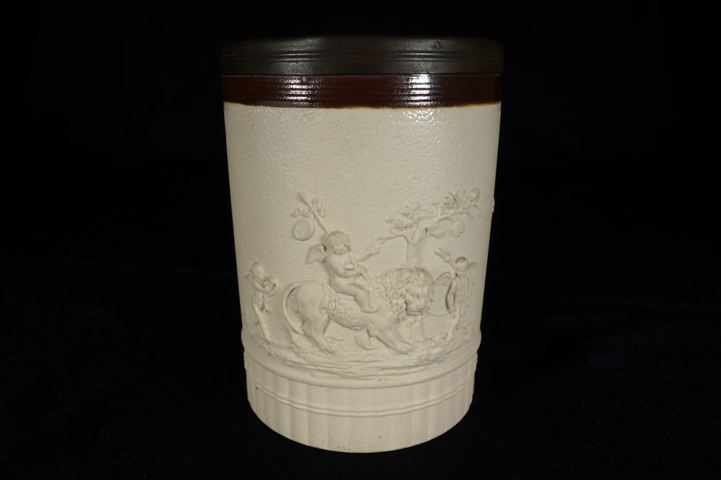 Stoneware Sprigged Tankard