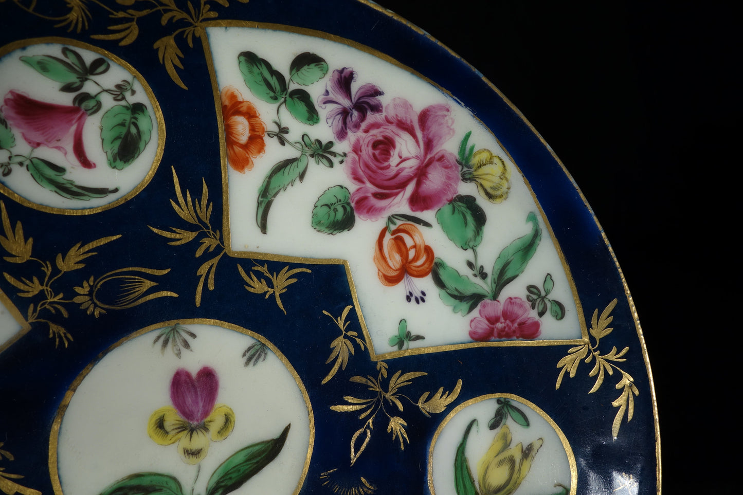 Worcester Plate  in the manner of James Giles