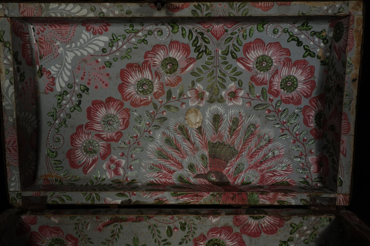 Wallpaper Dome-top Box