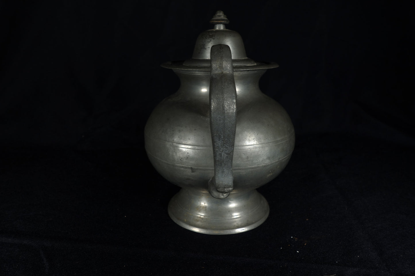 H. Yale Wallingford CT. Pewter Teapot