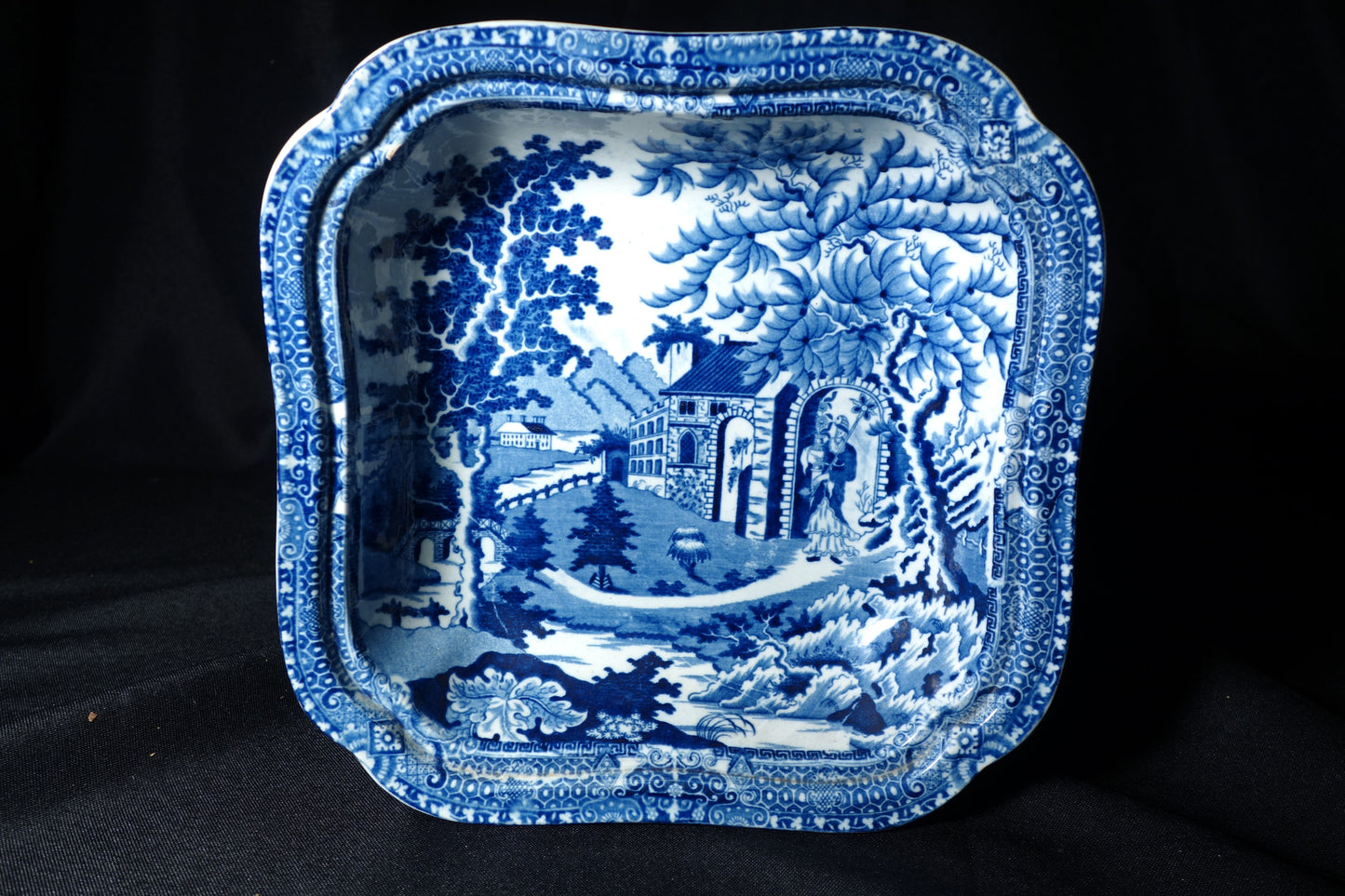 Chinese Gardener Pattern Dish