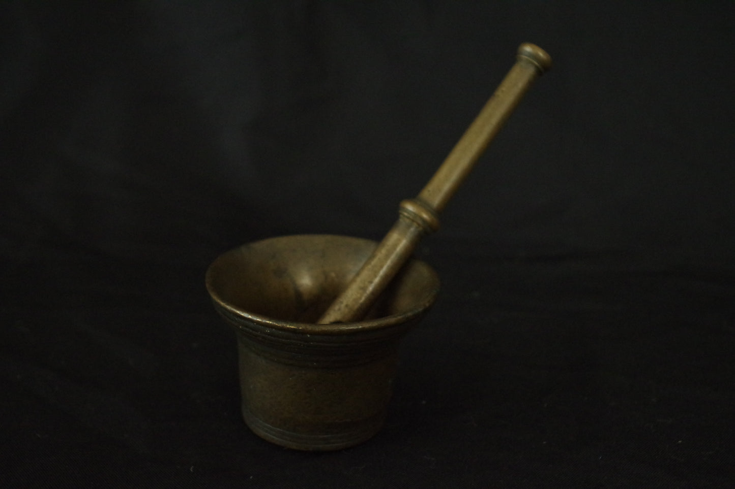 Bronze mortar and pestle