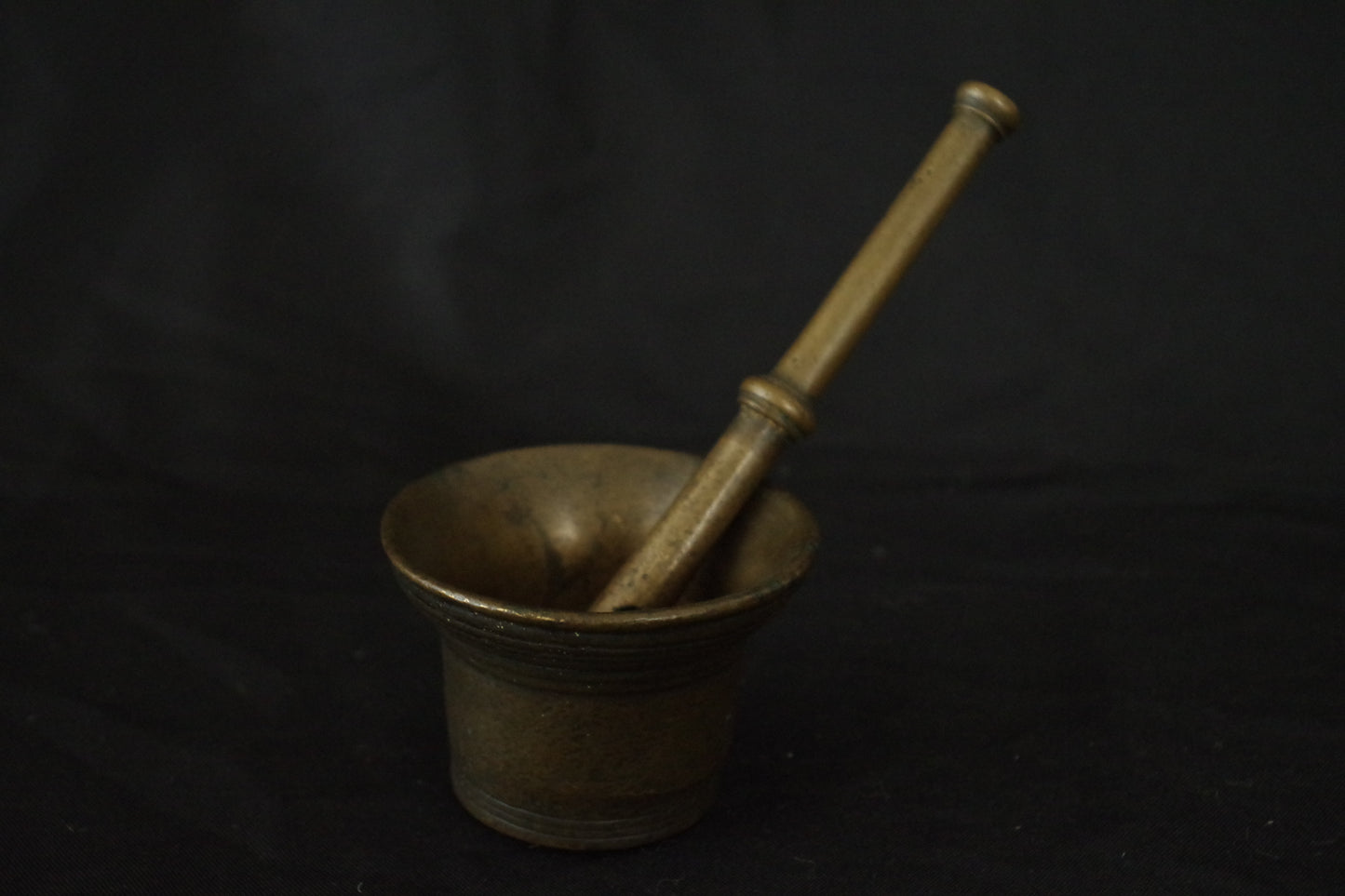 Bronze mortar and pestle