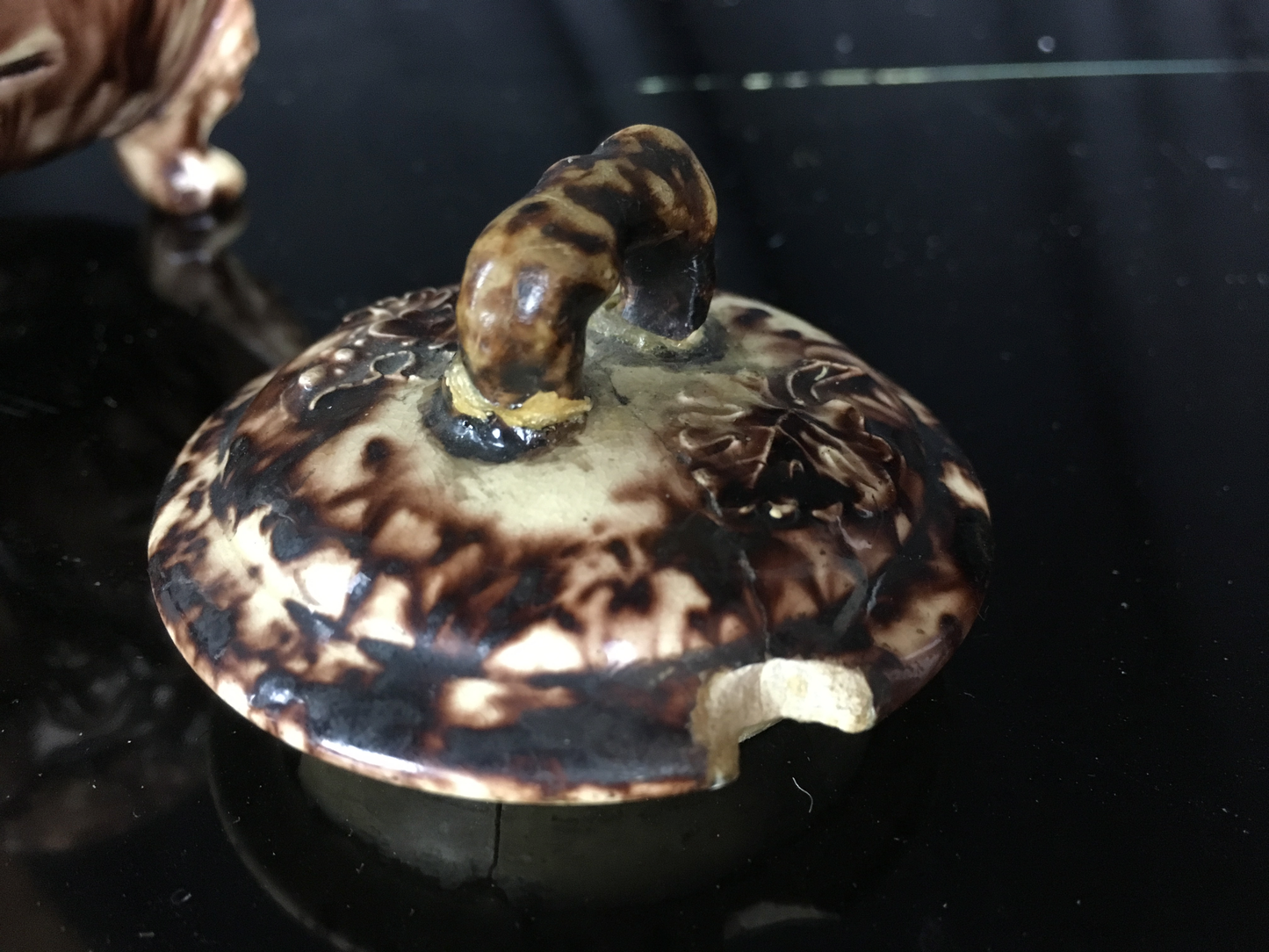 Tortoiseshell Liver Bird Teapot